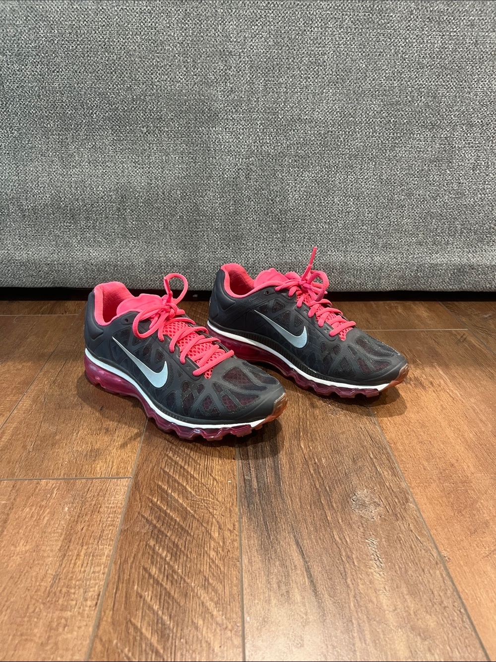 Nike Air Max 2014 Women’s  Gray and Pink Sneakers 429890-006